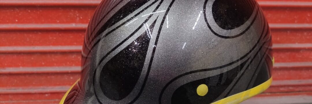 ジョッキーヘルメットのサムネイル