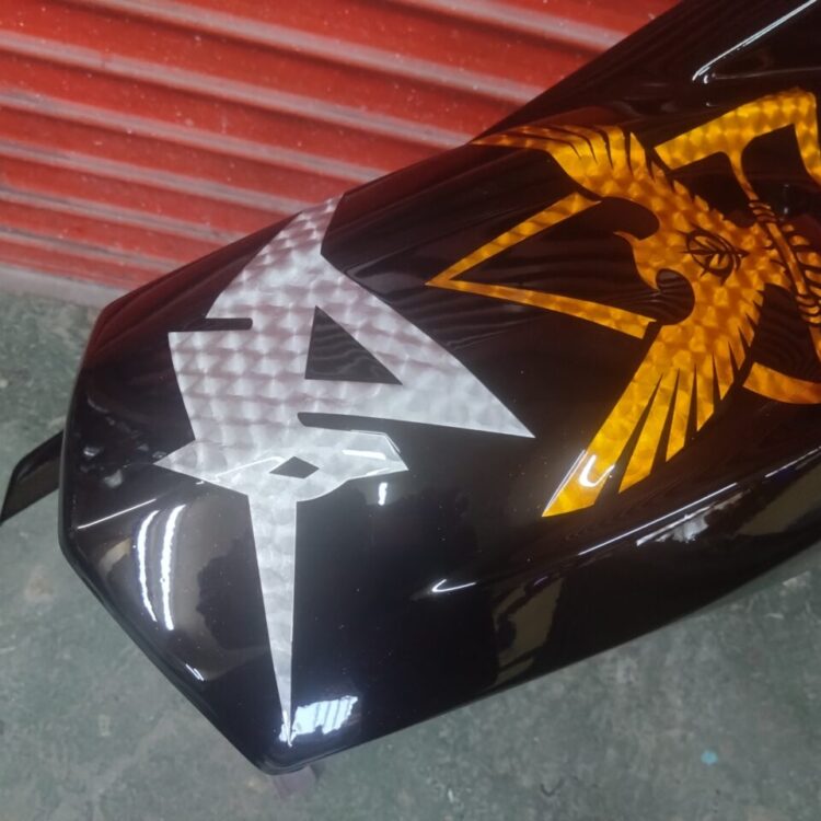 ヤマハ TRACER9 リアフェンダー&クラッチカバーのサムネイル画像