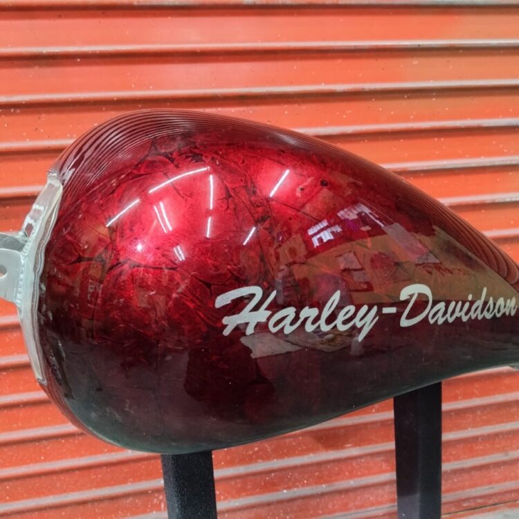 ハーレー 98FXD タンクのサムネイル画像