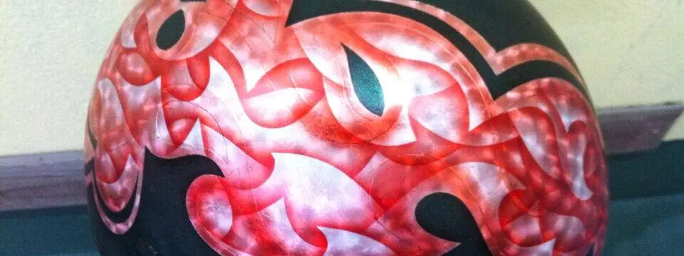 アウトローヘルメット【リーフ グラフィック】のサムネイル