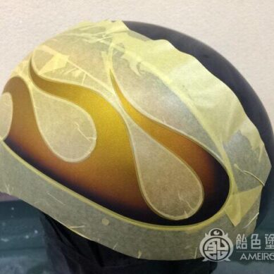 Thumbnail image of カスタムペイント工程　ダックテールヘルメット 【左右非対称フレイムス】