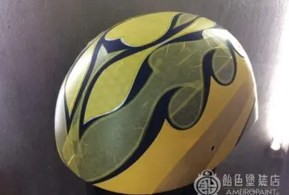 ダックテールヘルメット【シルバー&ゴールドリーフ】のサムネイル画像