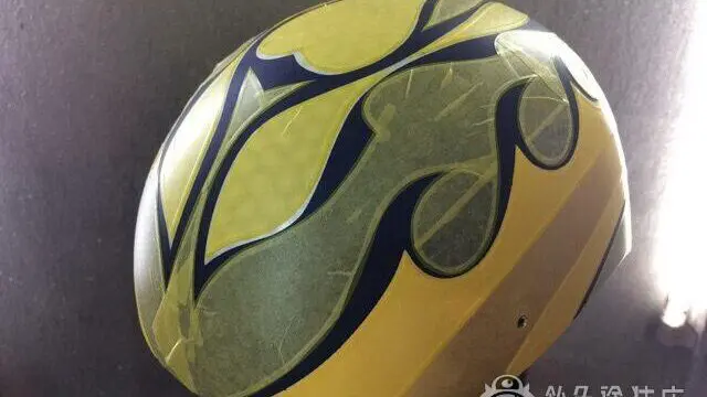 ダックテールヘルメット【シルバー＆ゴールドリーフ】のサムネイル