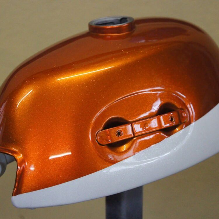 ホンダ モンキーZ50A型 【オレンジ ＆ ホワイト】のサムネイル画像