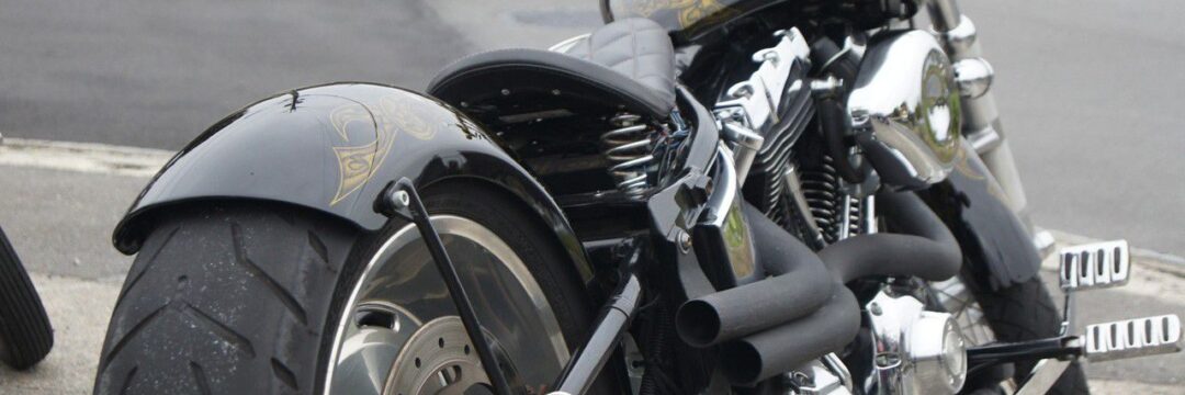 ハーレー 08FXSTC【ゴールドグラフィック】のサムネイル