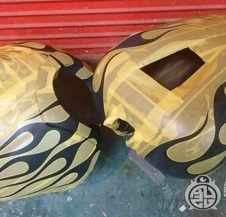 ハーレー 05FXD【イエローフレイムス】のサムネイル画像