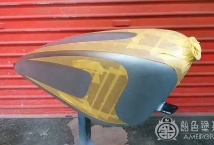 ハーレー カスタムタンク【マットキャンディ スキャロップ】のサムネイル画像