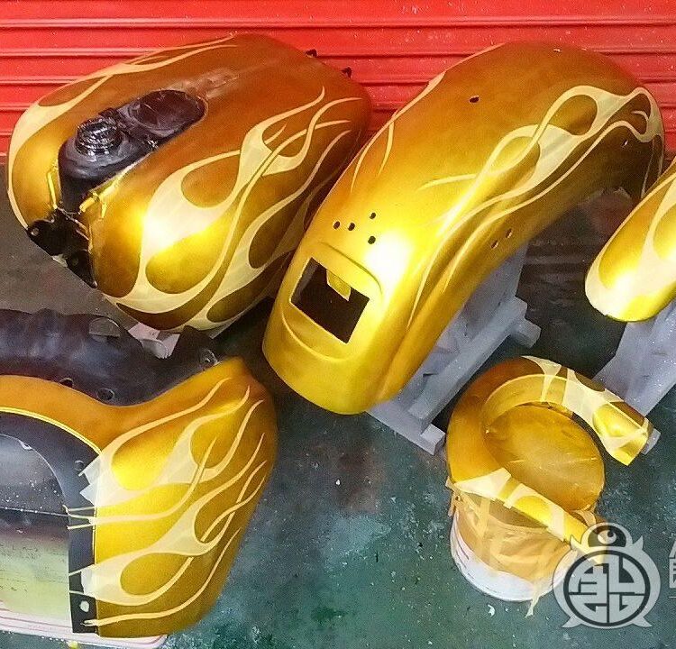 ハーレー 02FXDX【ゴールドフレイムス】のサムネイル画像