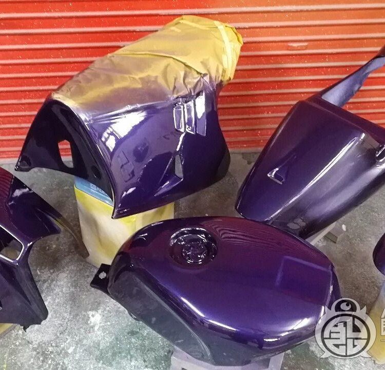 ホンダ NSR250【パールパープル】のサムネイル画像