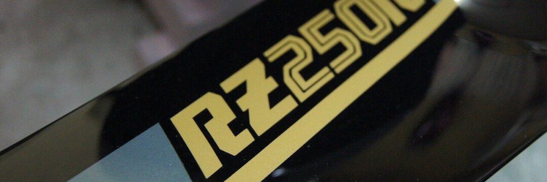 ヤマハ RZ250R【デカール再現ペイント】のサムネイル