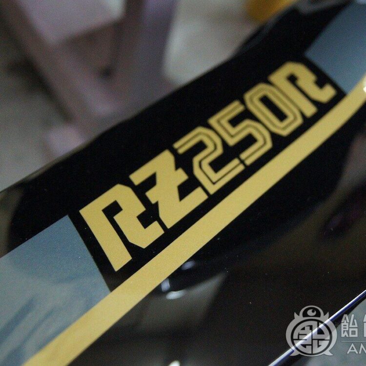 ヤマハ RZ250R【デカール再現ペイント】のサムネイル画像