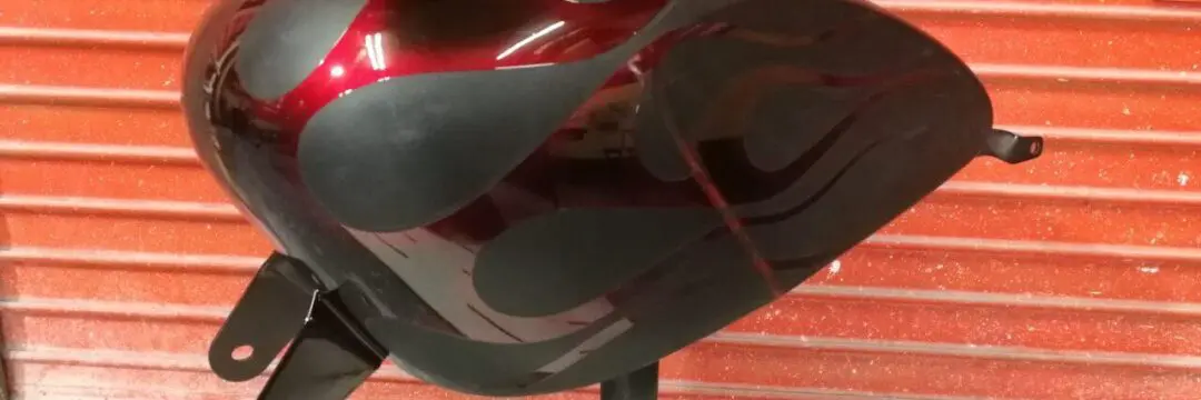 ハーレー レガシータンク【ゴーストレッドフレイムス】のサムネイル