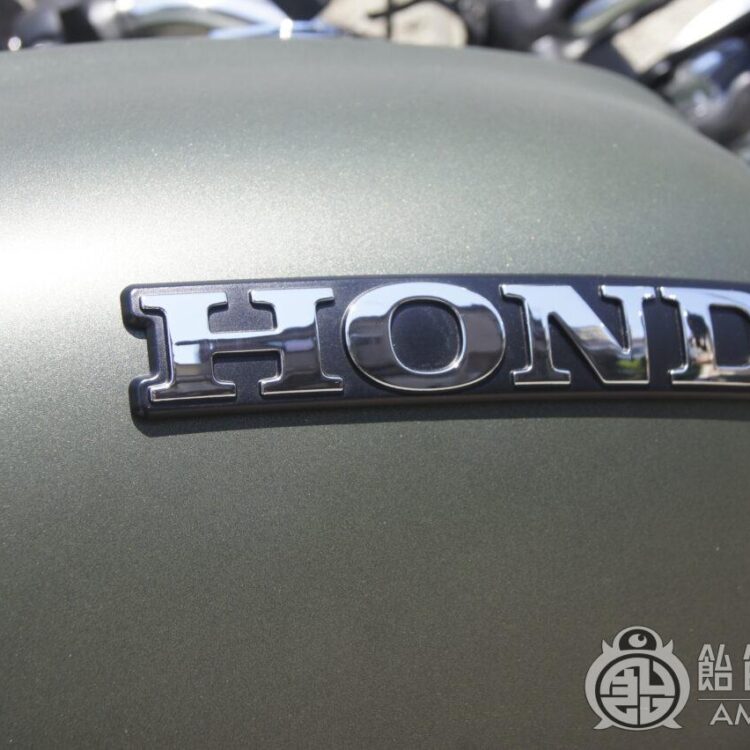 ホンダ GB350【マットオリーブメタリック】のサムネイル画像