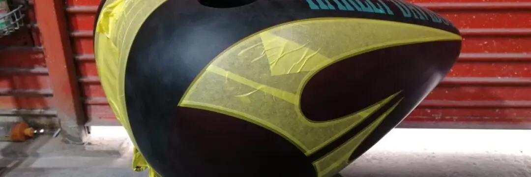 ハーレー 09FXST タンク【スキャロップ】のサムネイル