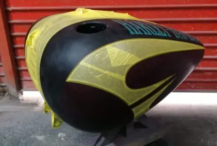 ハーレー 09FXST タンク【スキャロップ】のサムネイル画像