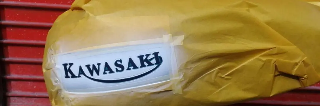 カワサキ W650 タンク【ソリッド ネイビーブルー】のサムネイル