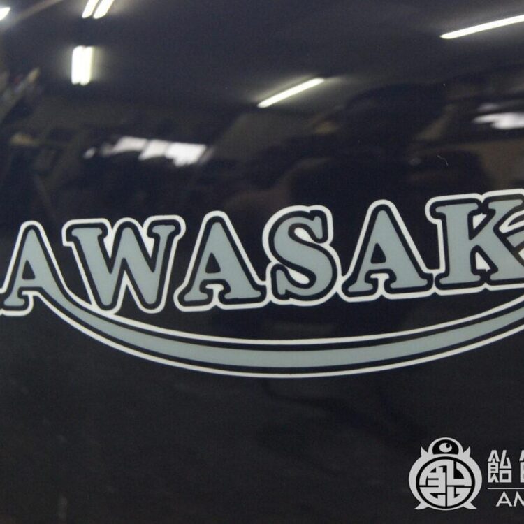 カワサキ W650 タンク【ソリッドネイビーブルー】のサムネイル画像