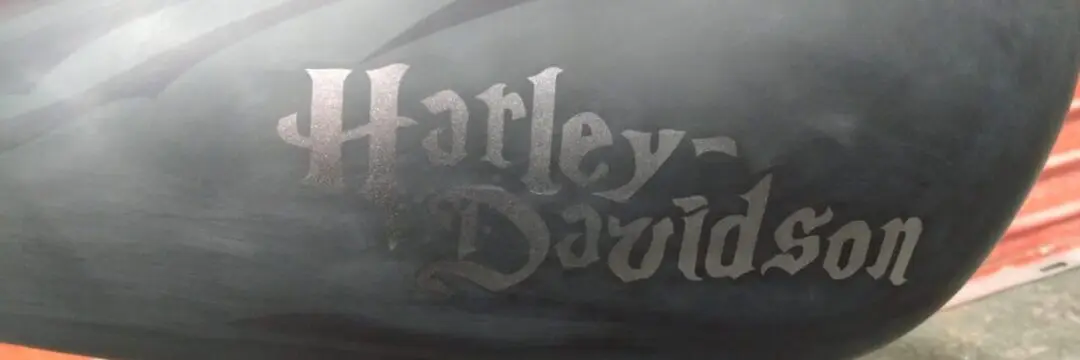 ハーレー 21FXSB【キャンディブラック グラフィック】のサムネイル