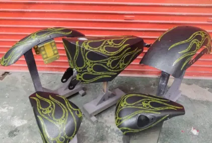 ハーレー XL1200v【フレイムス in グラフィック】のサムネイル画像