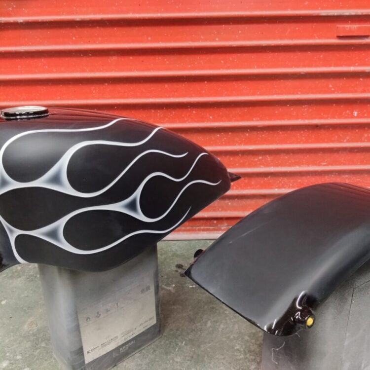 ヤマハ ドラッグスター【細フレイムス】のサムネイル画像