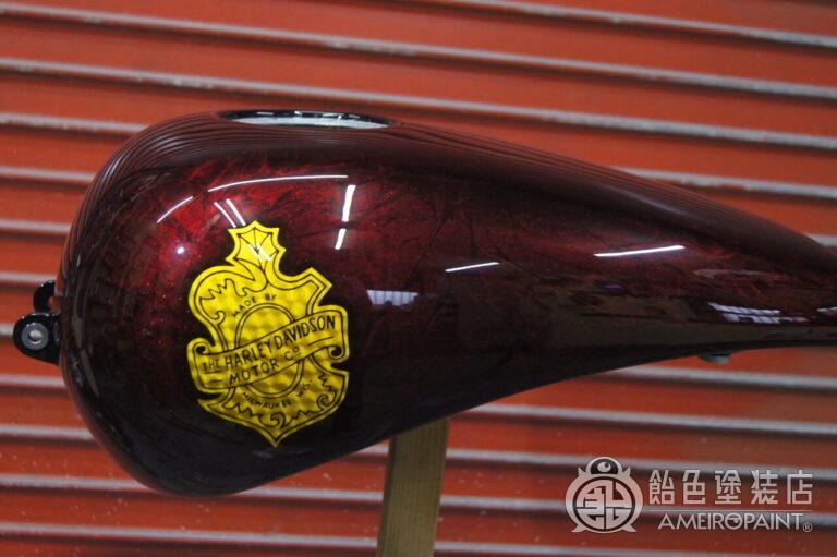 13年ぶりのリペイント。アルミタンクにオークリーフでイメージチェンジ。 ハーレー 98FXD タンク【ゴールドリーフ オークリーフ】