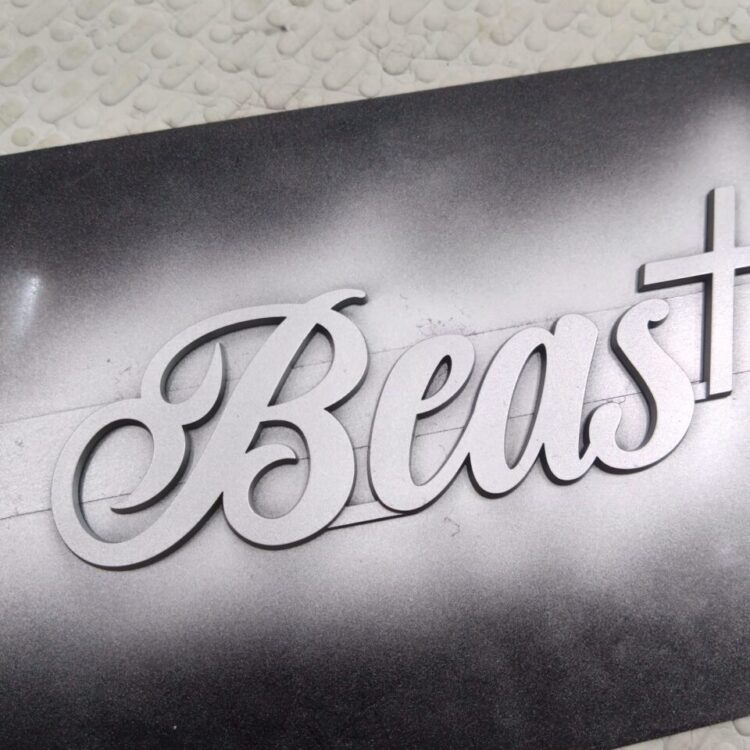 スズキ ジムニ－ Beas+ エンブレム【シルバーリーフ】のサムネイル画像