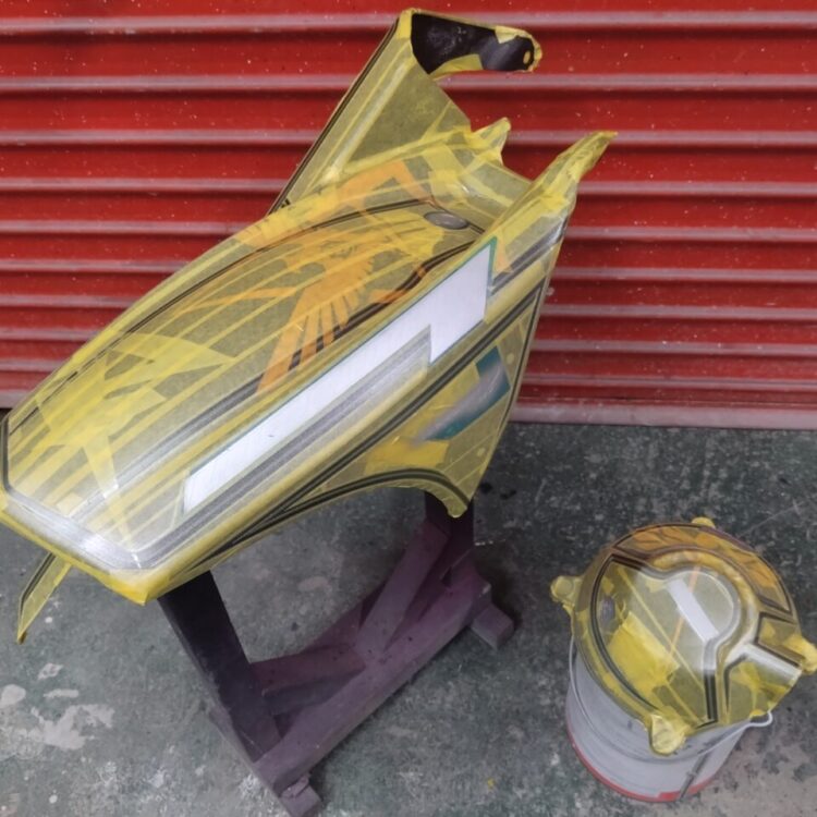 ヤマハ TRACER9 リアフェンダー＆クラッチカバー【ゴールド・シルバーリーフ】のサムネイル画像