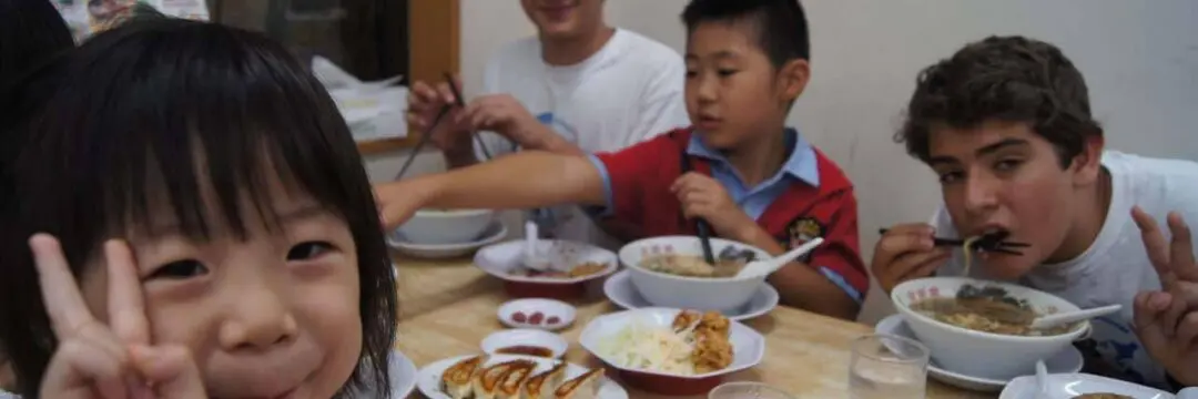 ニューオーダーとピアノの発表会とホームステイのサムネイル