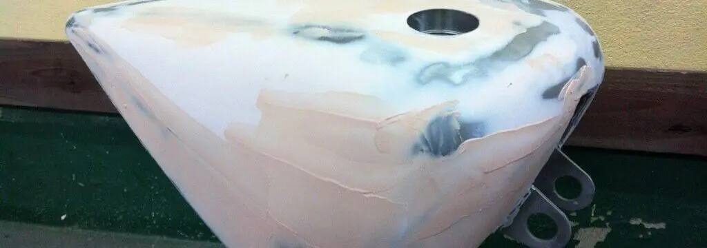 ハーレー 社外タンク【ソリッドブラック】のサムネイル