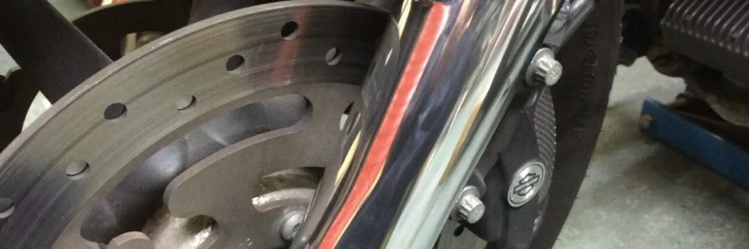 ハーレーローキン【フロントフォークのポリッシュ】のサムネイル