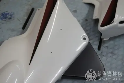 ホンダ CB1300 サイドカバー【純正リメイク】のサムネイル画像