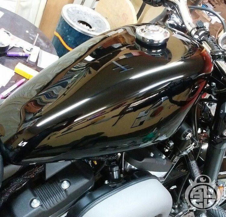 ハーレー ロードスター【ソリッドブラック】