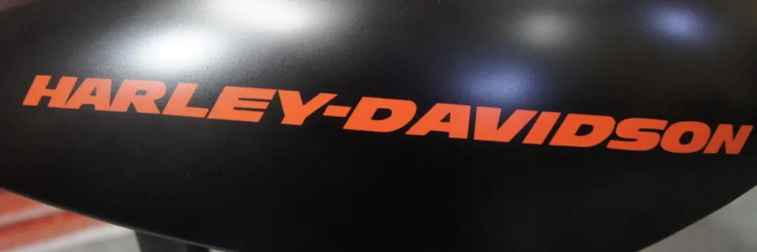 ハーレー VRSCDX1250 タンクカバー【純正リメイクペイント】のサムネイル