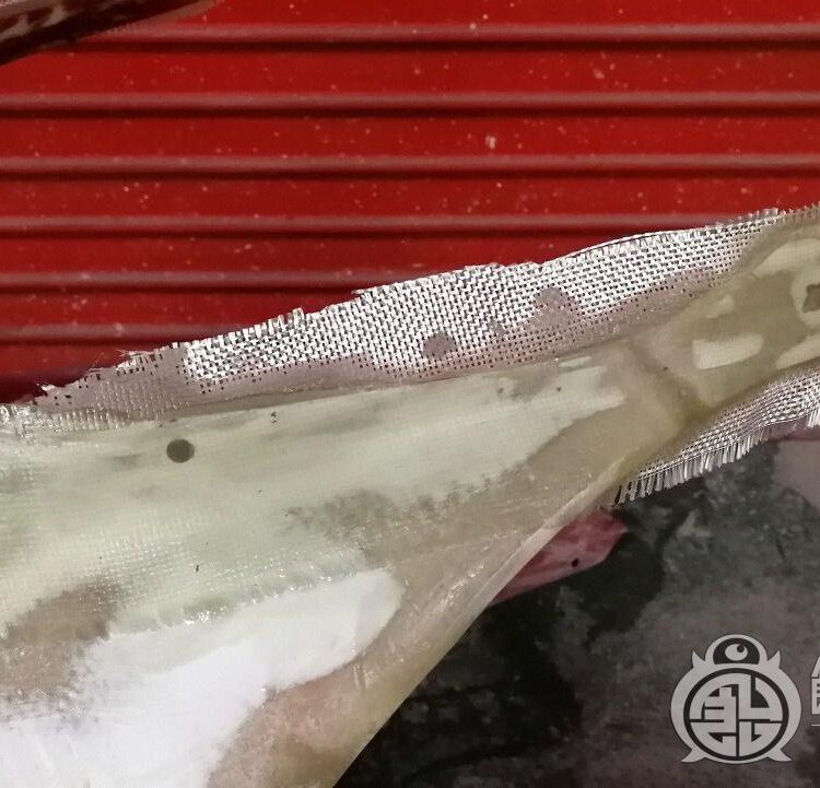 表マットでFRP補修の手順のサムネイル画像