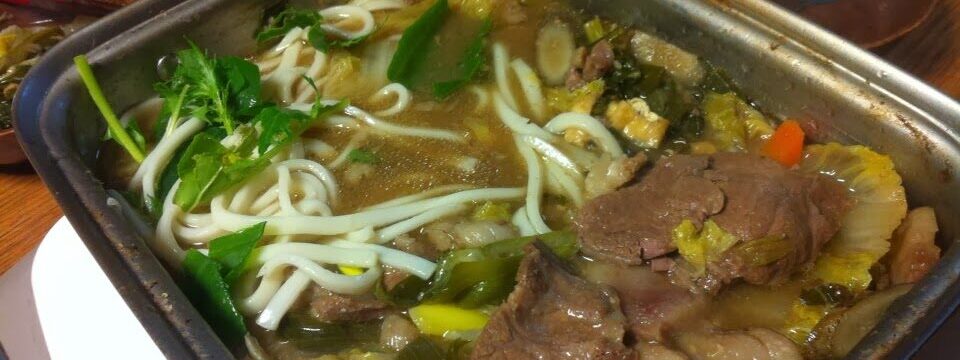 忘年会とボタン鍋のサムネイル