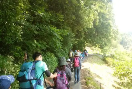 学童の登山のサムネイル画像